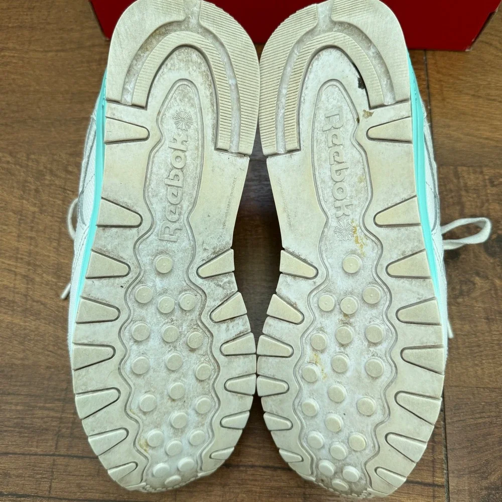 Reebok Classic Leather MU Women 7.5 White Teal Gradient Sneakers GZ5648